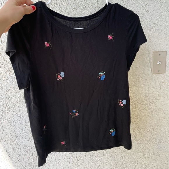 Women’s American Eagle T-Shirt - Picture 2 of 3